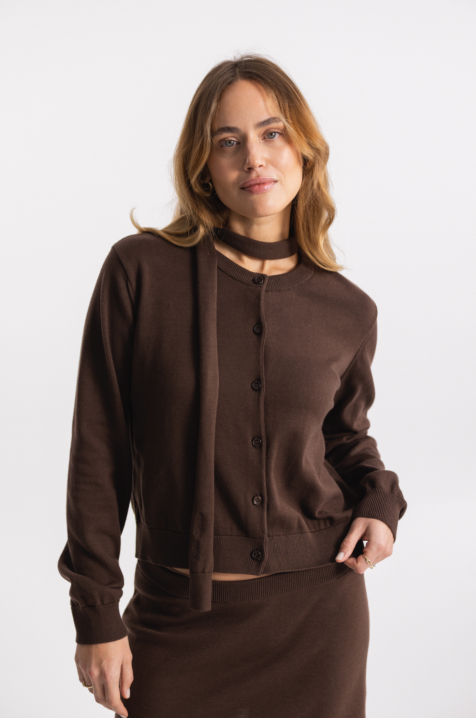 luna light knit scarf coffee