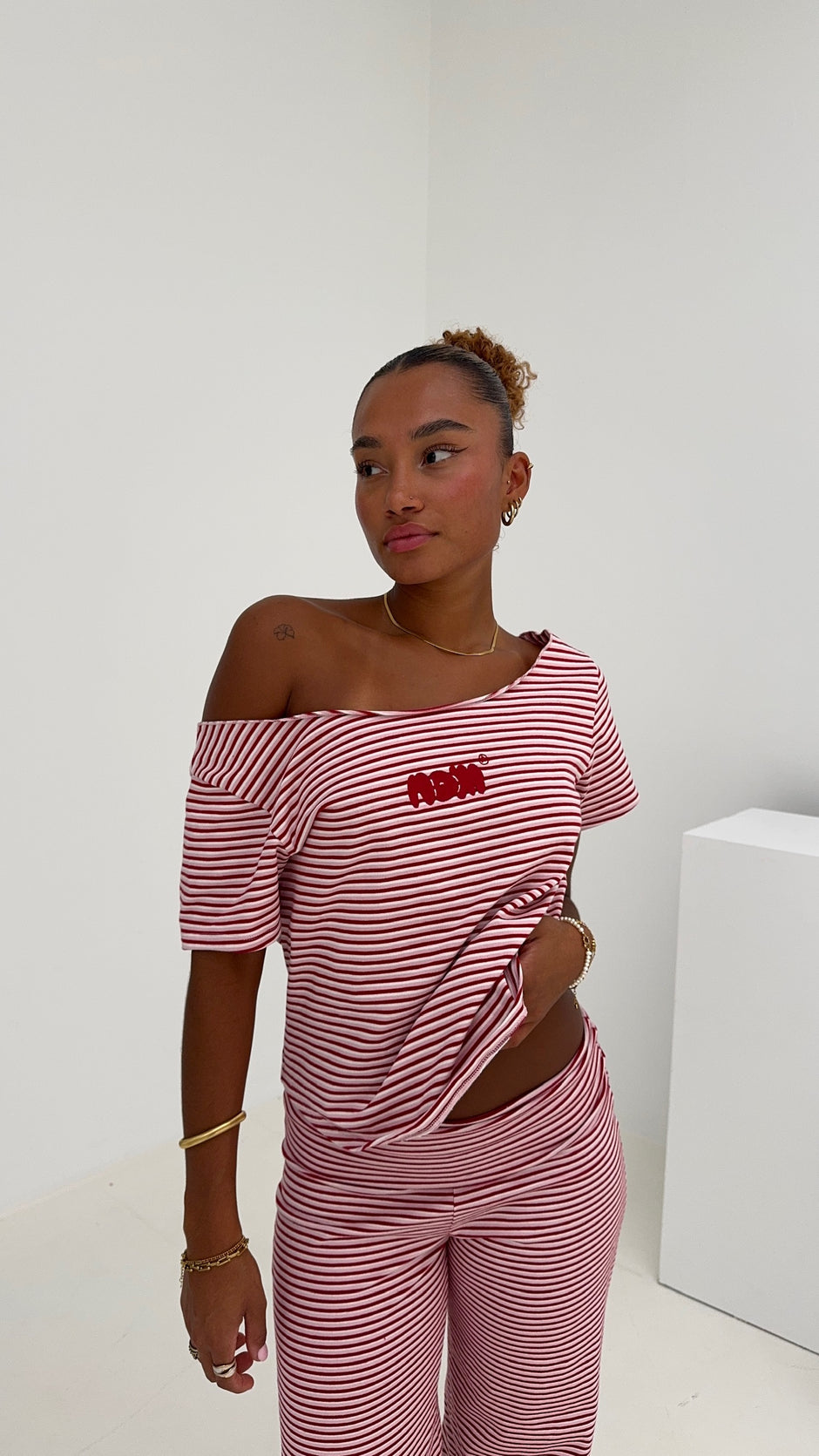 offshoulder tee lucky stripes