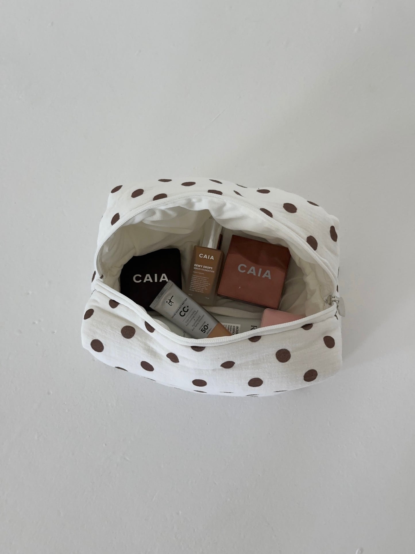 x lili - Maxi Cosmetic Bag - Polka Dots Brown