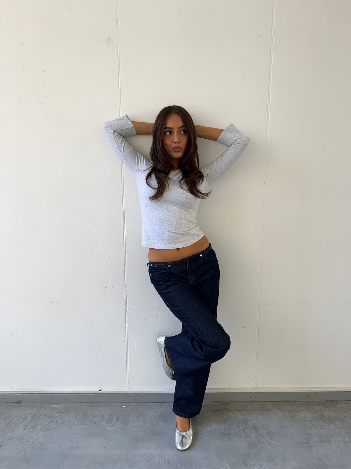 soft mini v neck 3/4 top grey melange