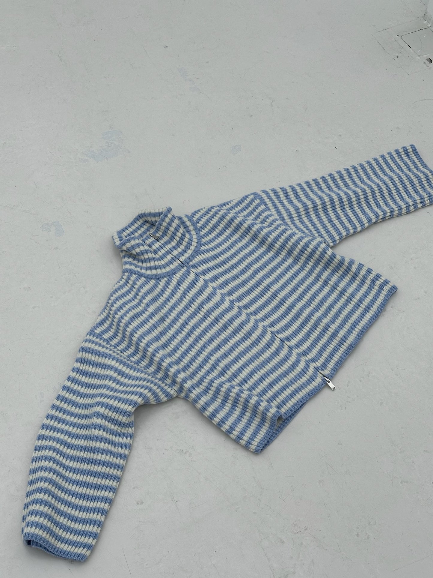 zipper babyblue stripes