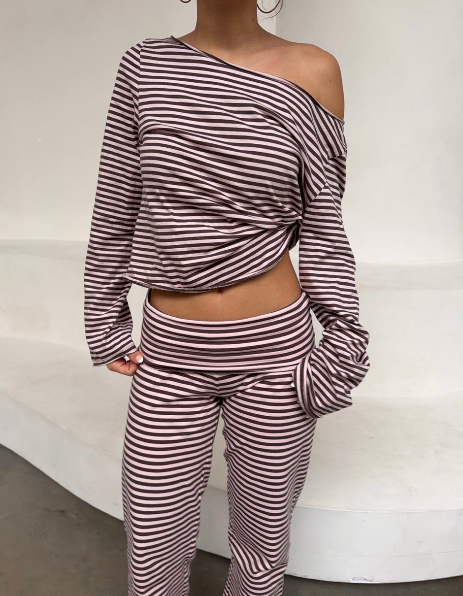 offshoulder longsleeve strawberry chocolate