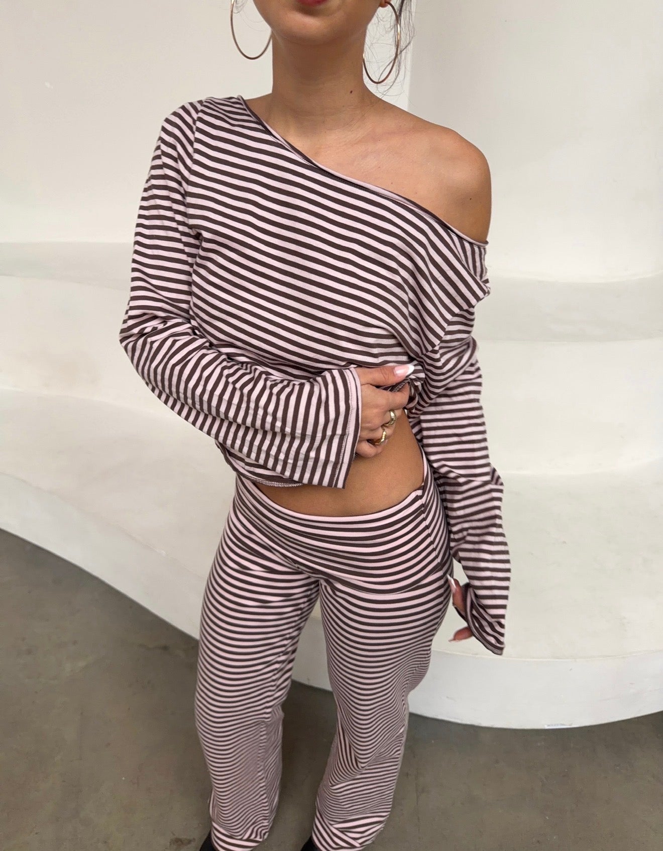 offshoulder longsleeve strawberry chocolate