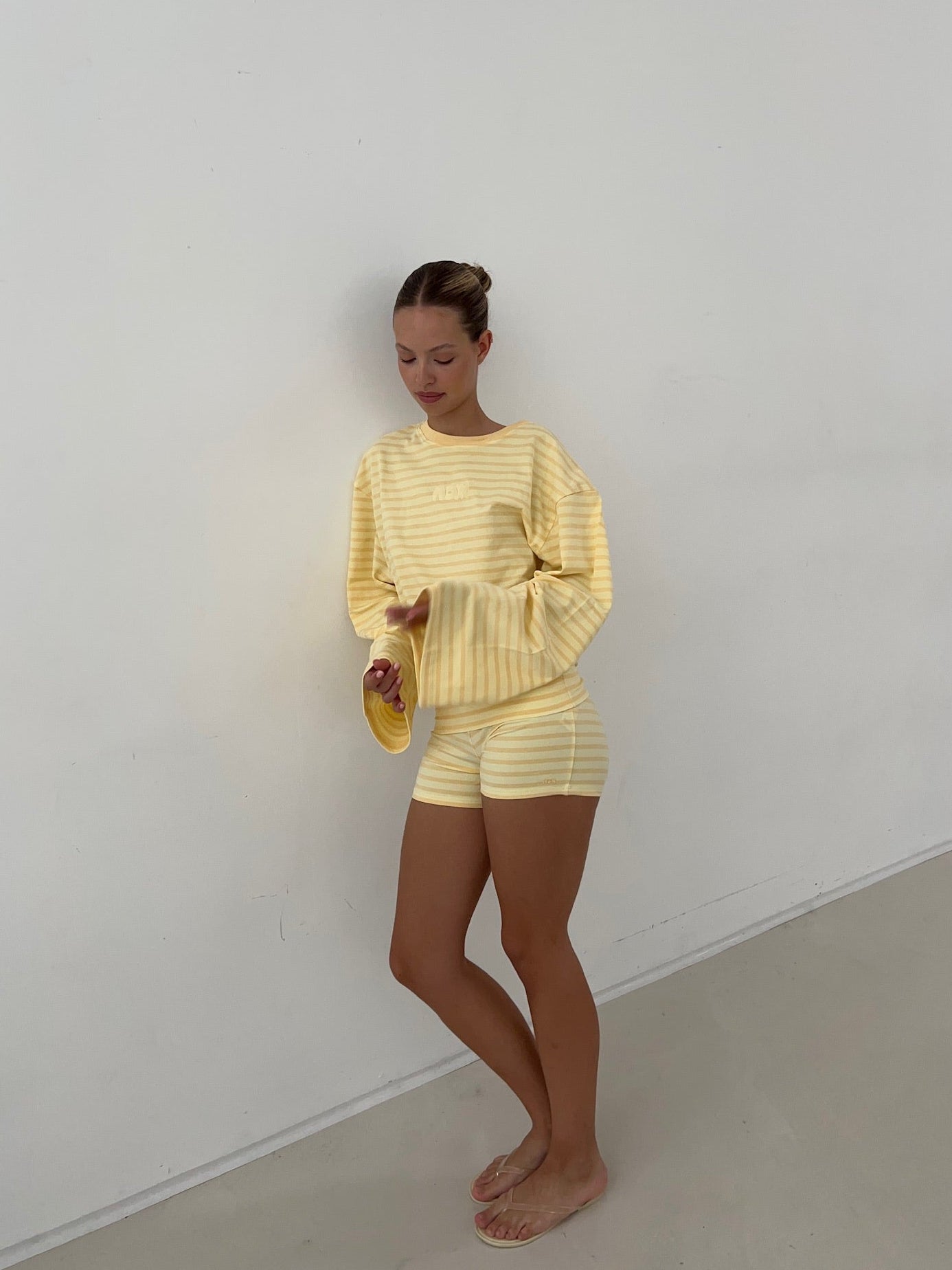 oversized longsleeve shorts set butter yellow stripes
