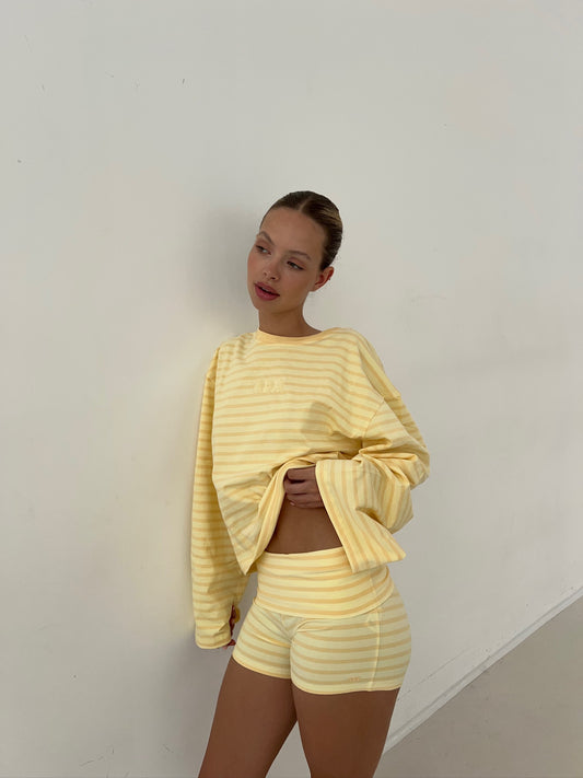oversized longsleeve shorts set butter yellow stripes