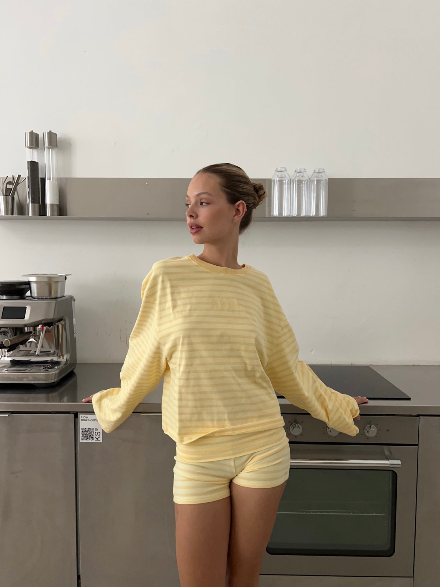 oversized longsleeve shorts set butter yellow stripes
