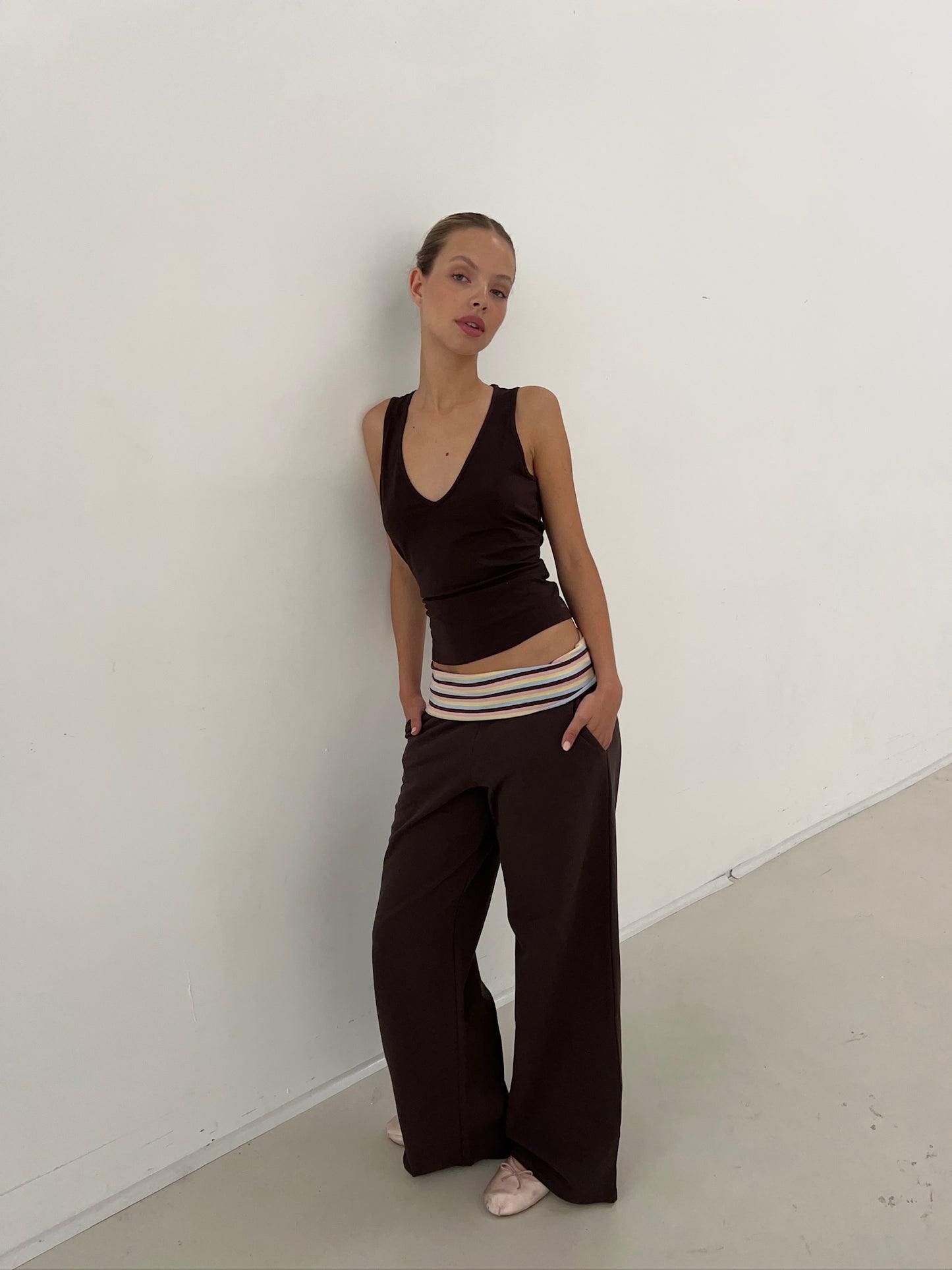 deep v neck tank cocoa