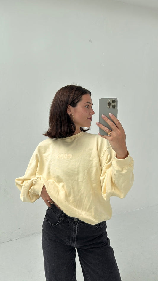 sweater light yellow