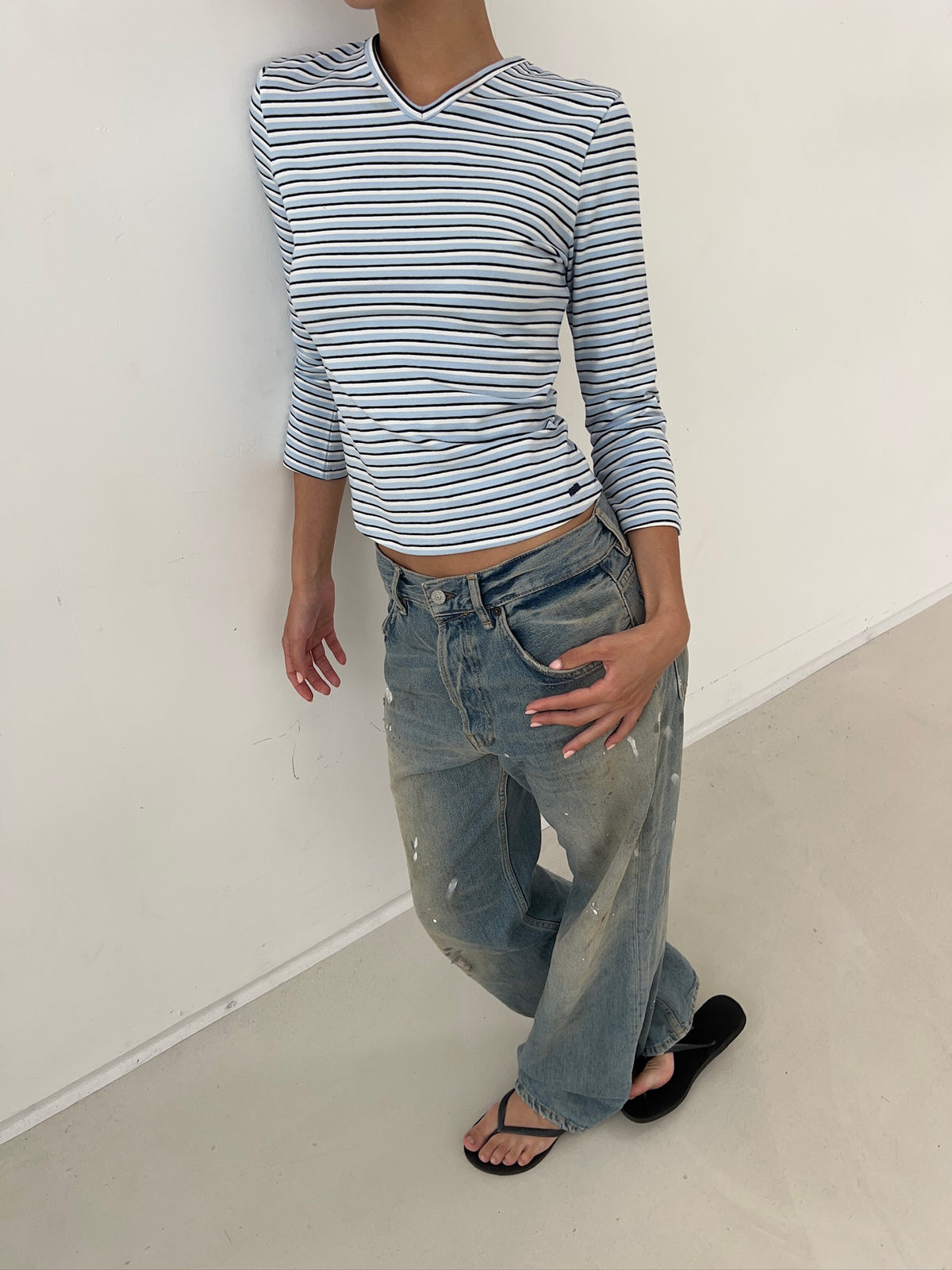 soft mini v neck 3/4 top deep blue stripes