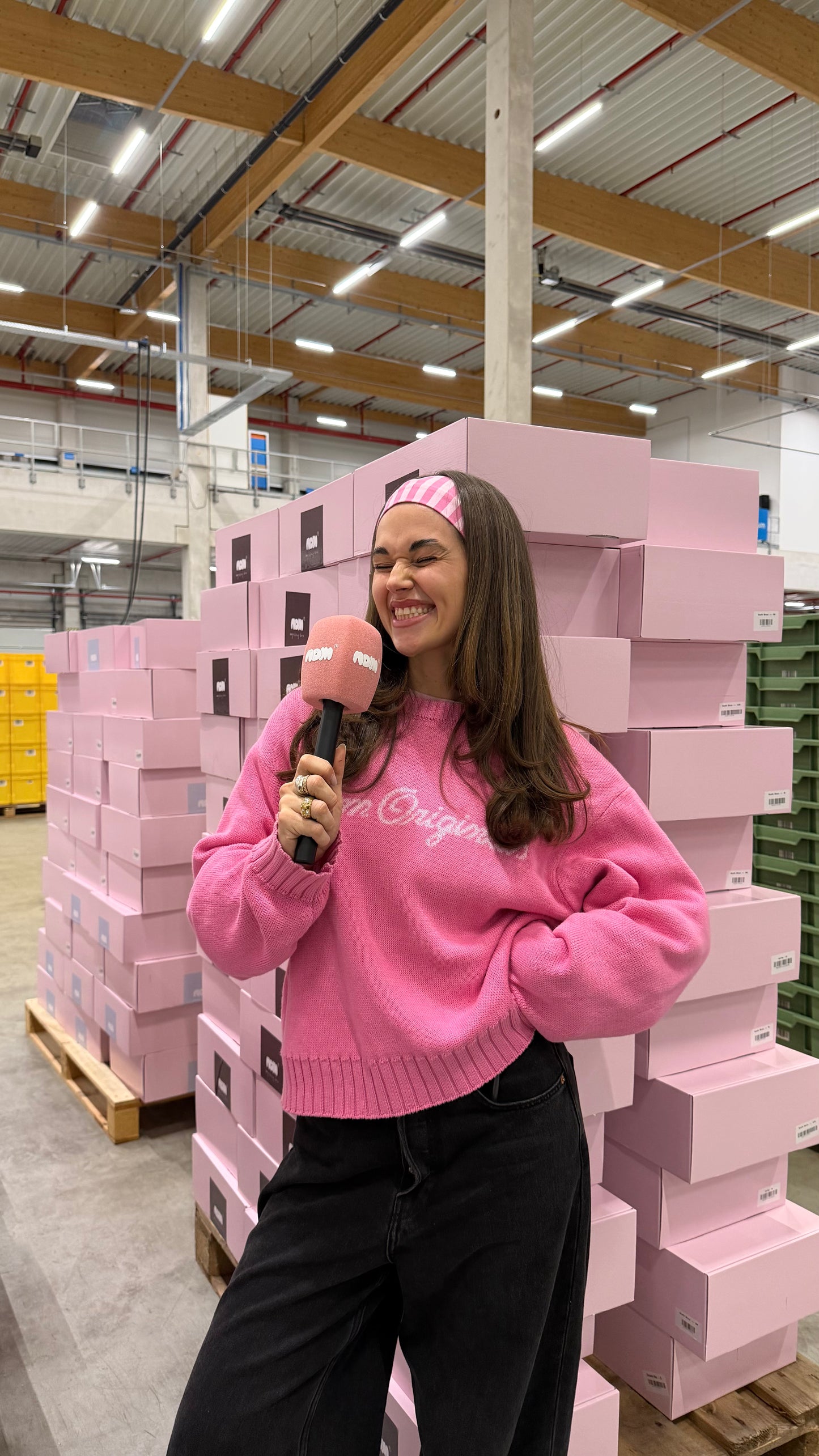 all day light knit sweater logo magenta (pre-order)