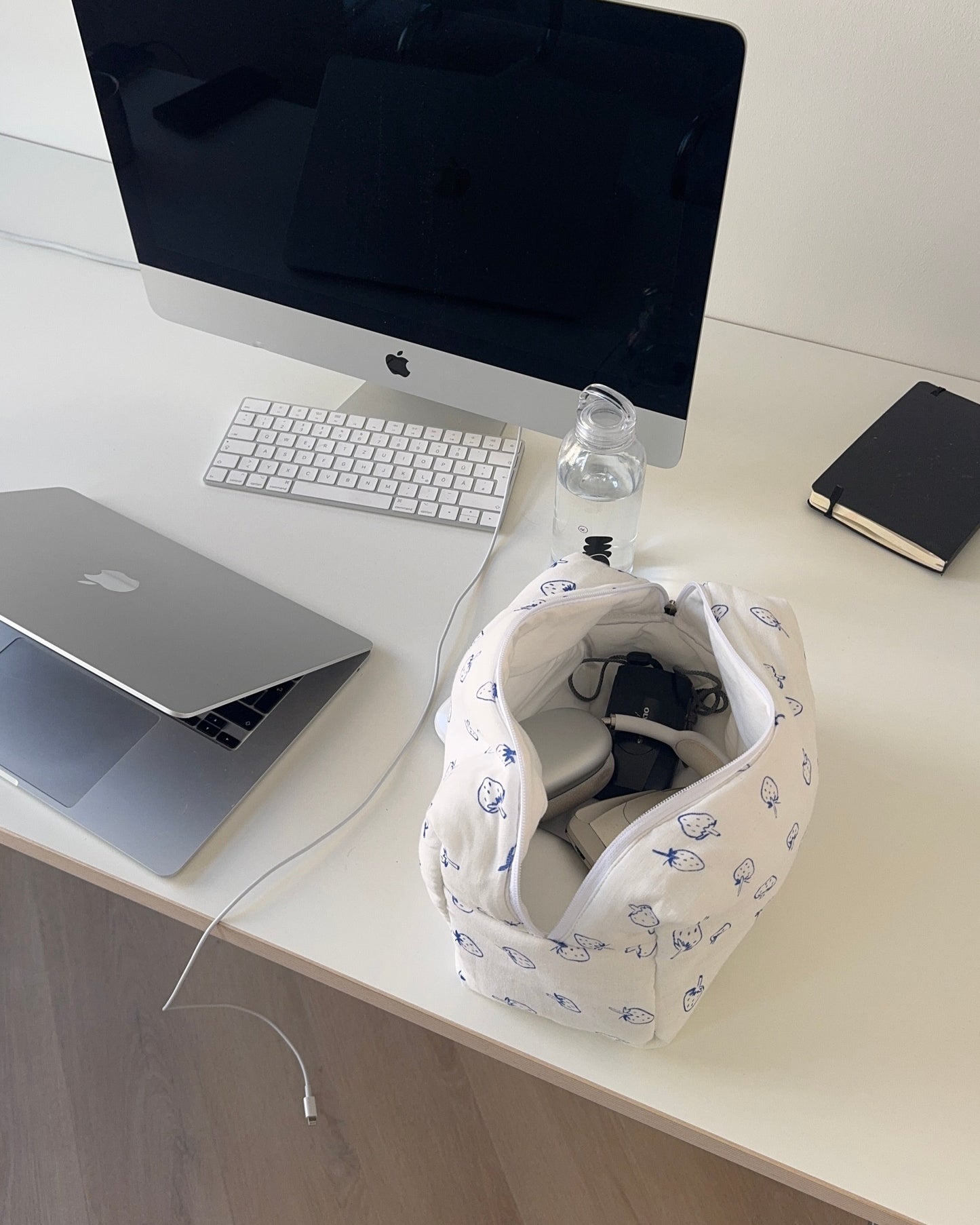 maxi cosmetic bag berries