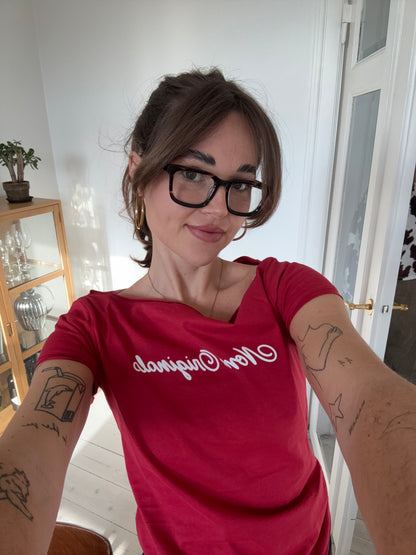casual tee chili red