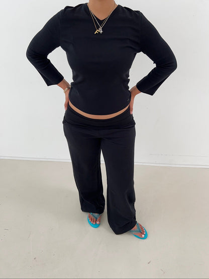mini v neck 3/4 sleeve top black