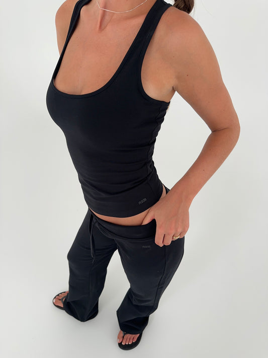 round neck tank black