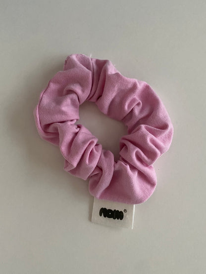 scrunchie pink