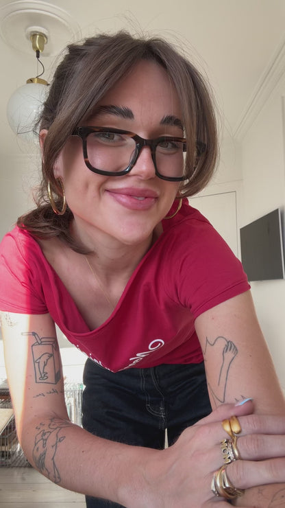 casual tee chili red
